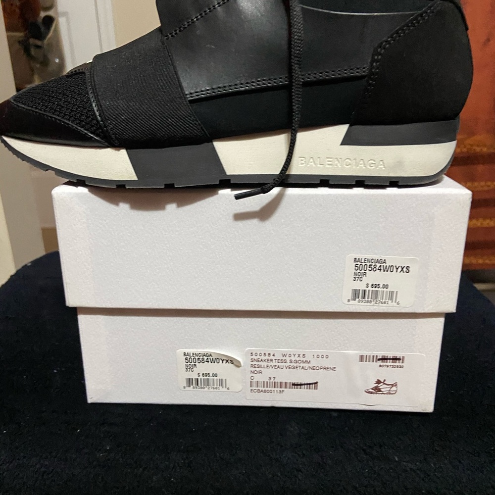 Balenciaga elastic strap sneaker-shoe